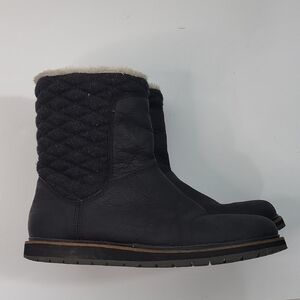 Helly Hansen Women's Black Quilted Shearling-Lined Boots